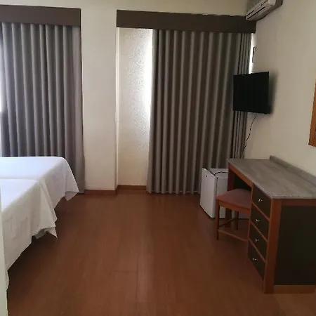 Ξενοδοχείο Dom 2*
