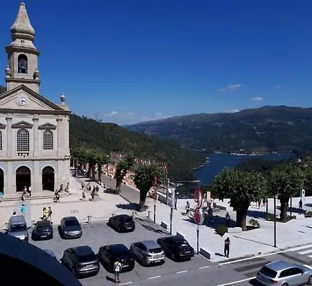 Dom Ξενοδοχείο